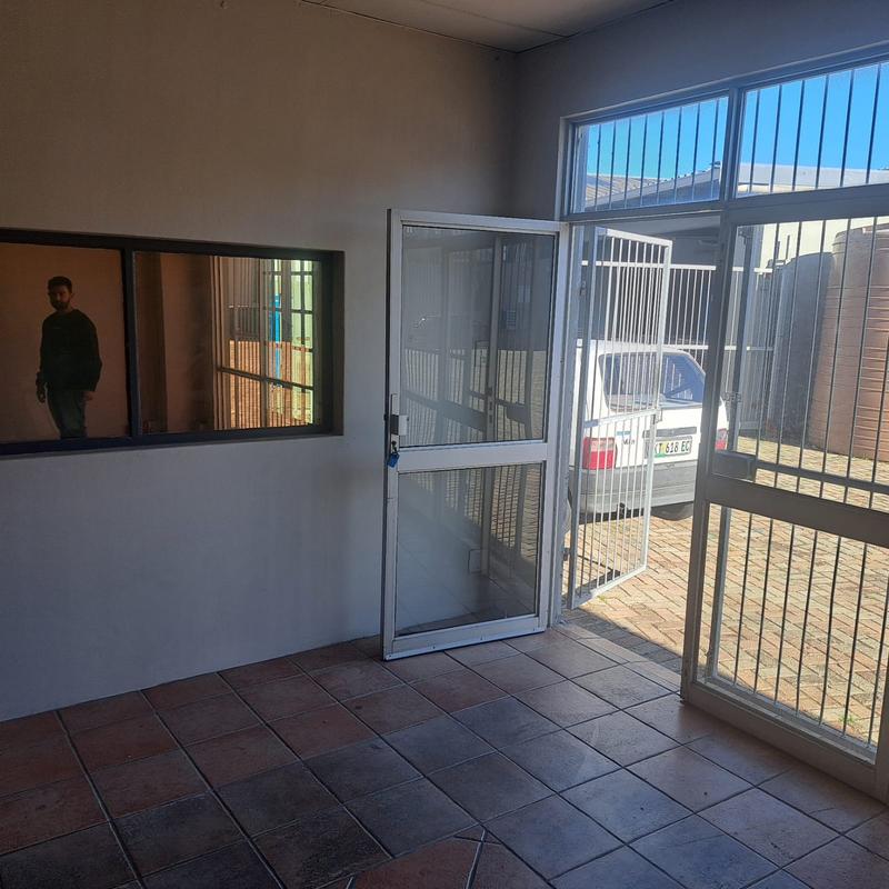 To Let commercial Property for Rent in Sidwell Eastern Cape